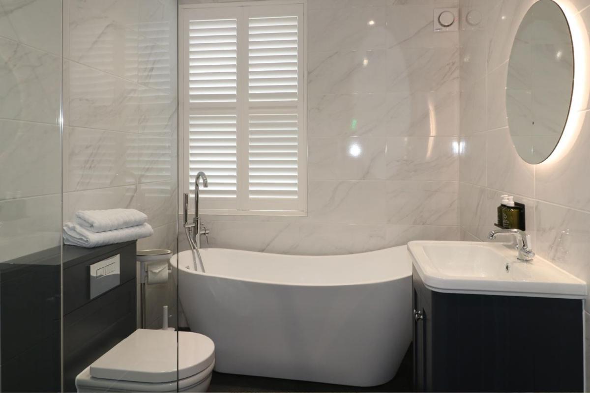 Ashbourne Luxury Suites מראה חיצוני תמונה